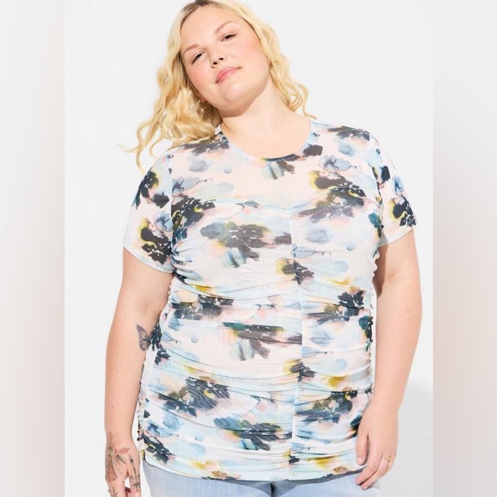 Torrid Stretch Mesh Crew Neck Ruched Top NWT Size 1X - Picture 2 of 3